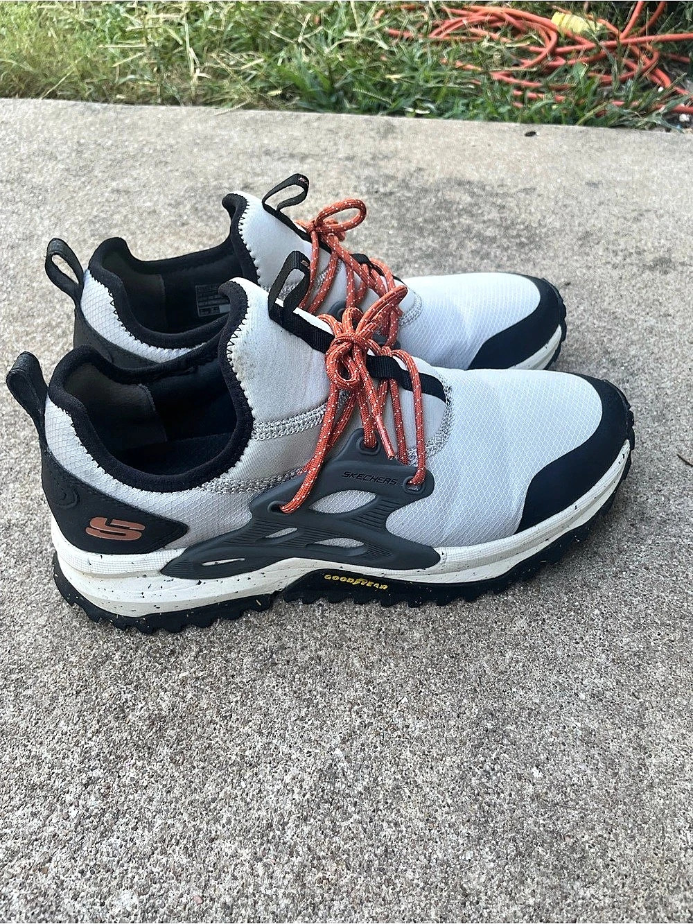 Skechers GO RUN Trail Altitude 2.0 Athletic Shoes Gray & Black US 8.5